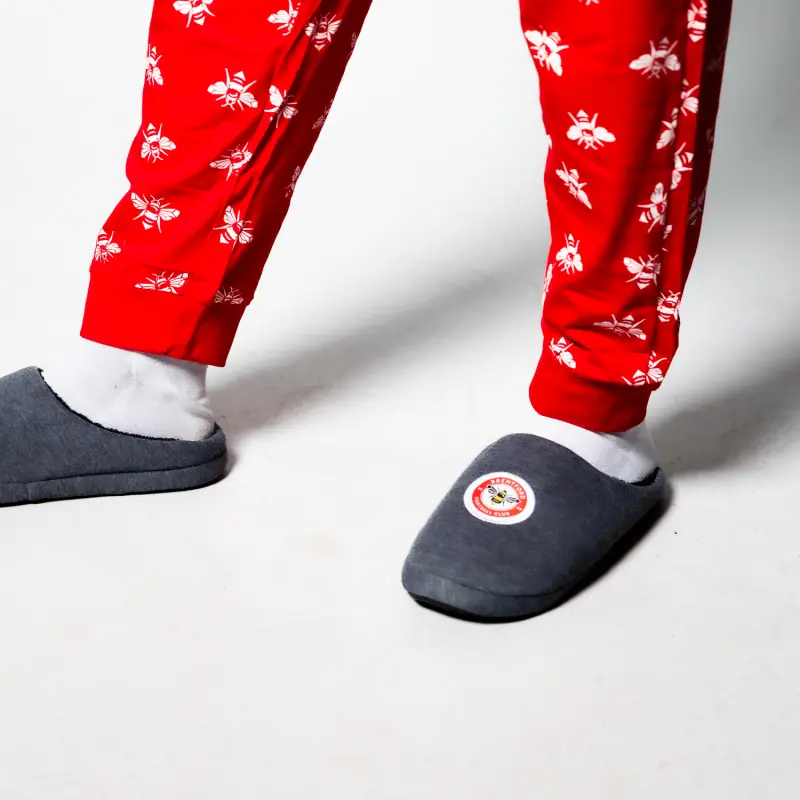 Brentford Crest Slippers-2400278 Collection - Brentford Football Shirts & Shoes